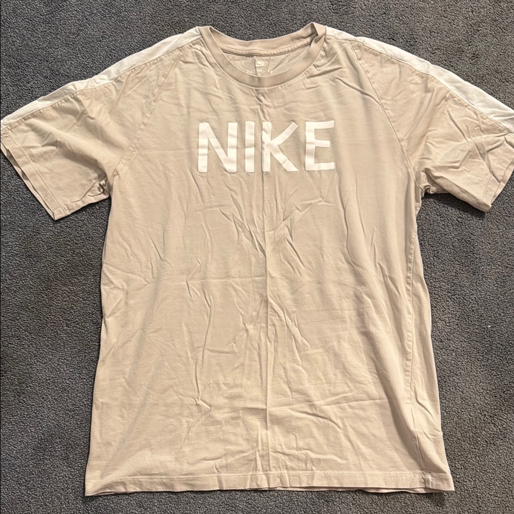 Nike T-shirt